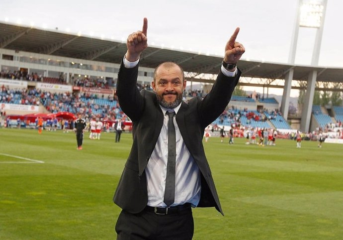 Nuno celebra la plaza de 'Champions' para el Valencia