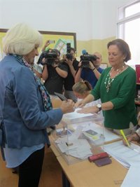 Teófila Martínez ve "imprescindible" que los gaditanos acudan a las urnas