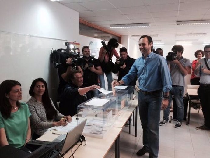 El presidente Bauzá acude a votar