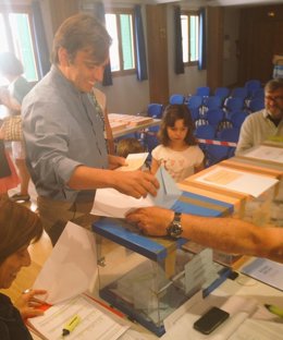 Miralles vota en Algaida