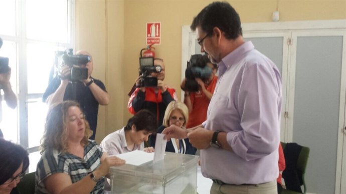 El candidato de IULV-CA en Almería, Rafael Esteban