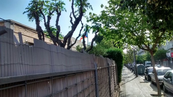 SCC denuncia una 'estelada' en una colegio de Vilanova i la Geltrú