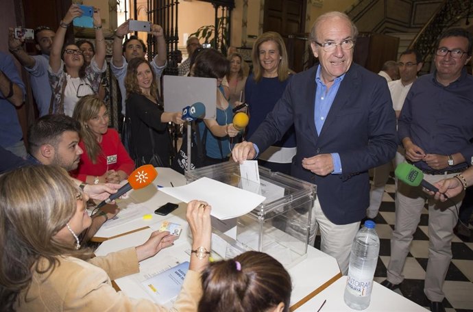 El alcalde y candidato del PP a la Alcaldía de Huelva, Pedro Rodríguez.