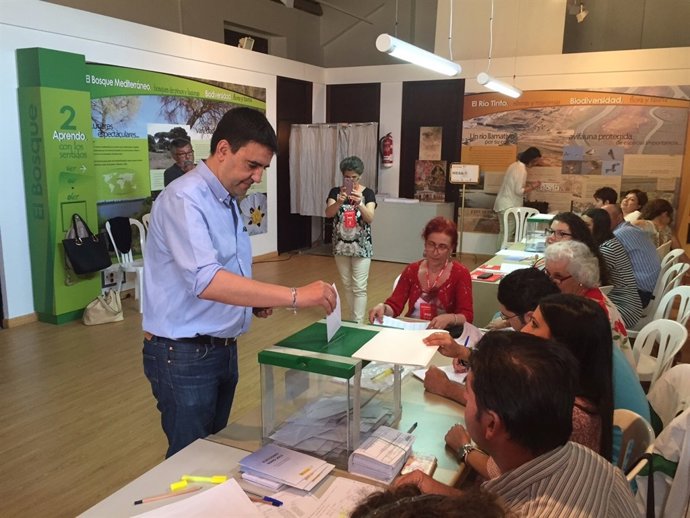 El portavoz del grupo socialista en el Parlamento andaluz, Mario Jiménez. 