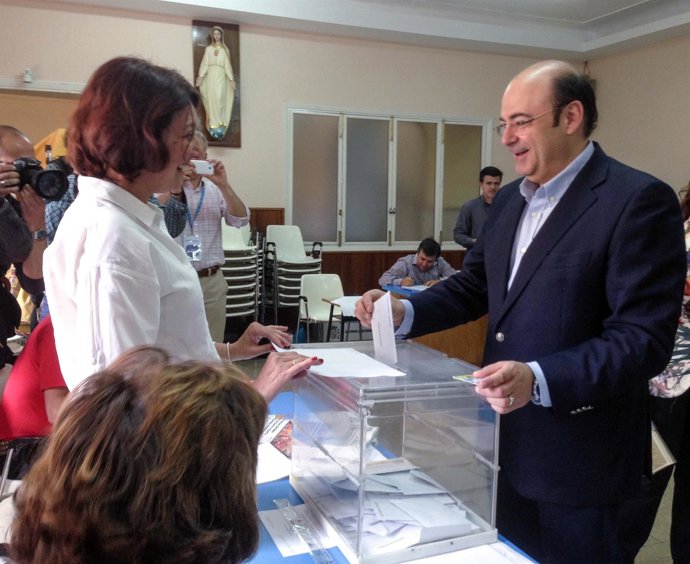 Sebastián Pérez, vota