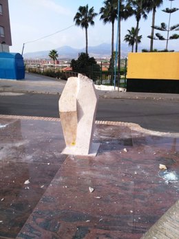 Escultura destrozada en Melilla