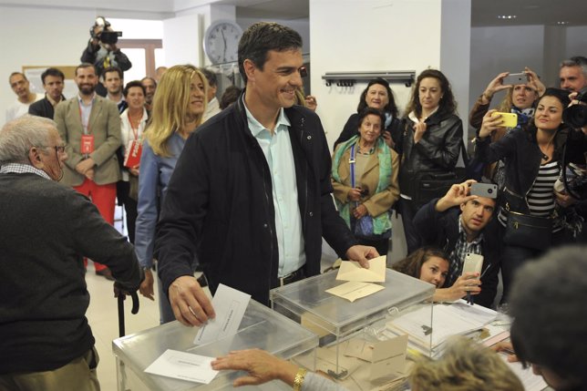Pedro Sánchez vota 24M