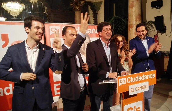 Miembros de Ciudadanos tras los resultados electorales de Sevilla