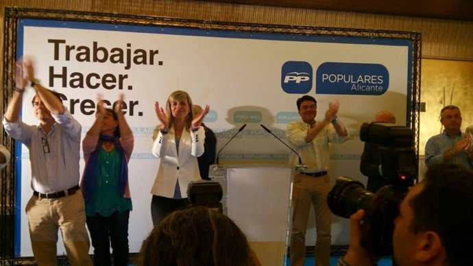 Sánchez Zaplana junto a algunos de los miembros de su candidatura