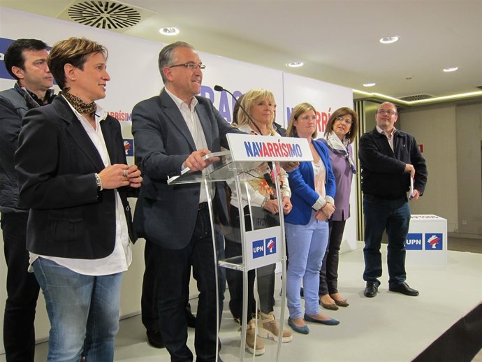 Enrique Maya y candidatos a Pamplona.