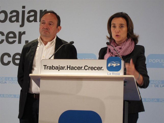 La candidata del PP al Ayuntamiento comparece con Sanz tras elecciones