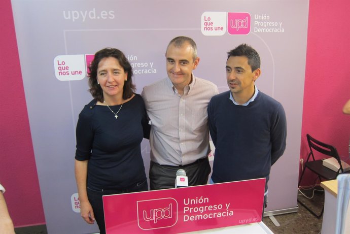 César Nebot junto a Rubén Serna en la comparecencia tras los resultados