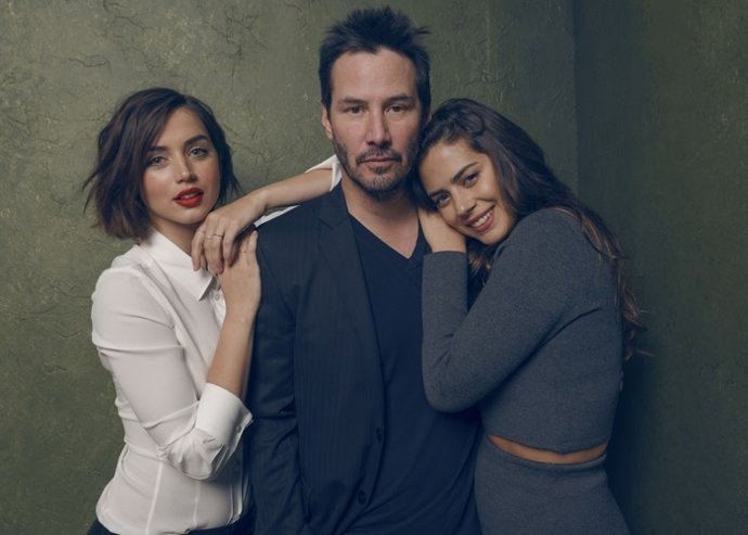 Ana de Armas Keanu Reeves trailer Knock Knock 
