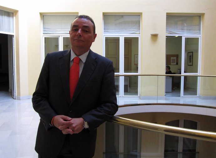 El presidente de la CEV, Salvador Navarro, en la sede de la patronal.
