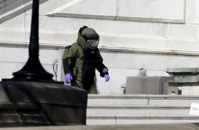 Las fuerzas de seguridad en EEUU hacen estallar de forma controlada una olla 