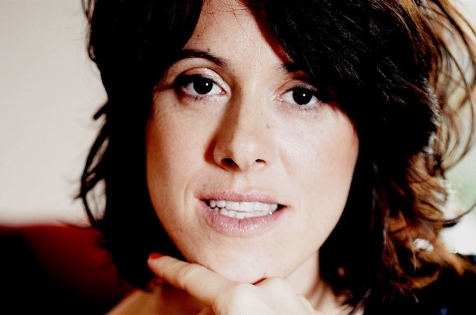 La artista María Berasarte actúa en Plasencia