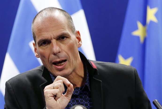 Varoufakis ve necesario aplazar mediante un canje el pago de la deuda griega con