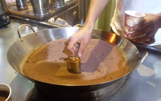 Así se prepara el café turco con arena