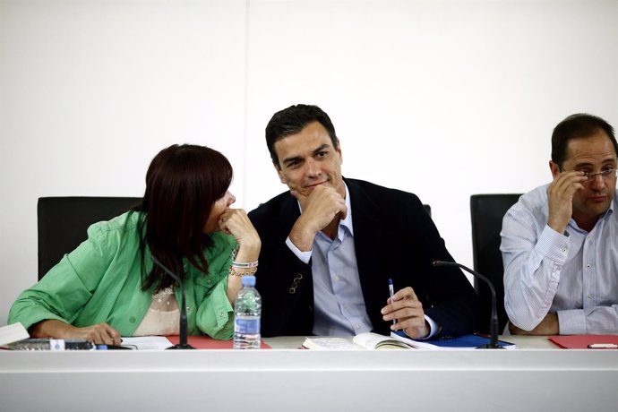 Ejecutiva del PSOE del 25 de mayo de 2015. Pedro Sánchez en el centro.
