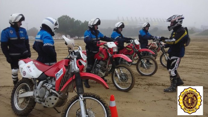 Curso de conducción de motocicletas para la Policía de Valladolid