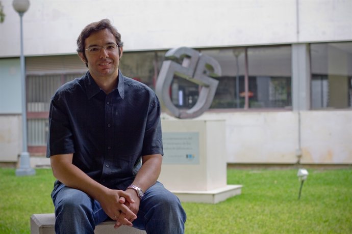 El investigador de la US Sergio Pozo