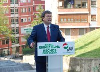 Aburto no descarta, "a priori", ningún pacto aunque prioriza que no se ponga en cuestión lo realizado en el Ayuntamiento