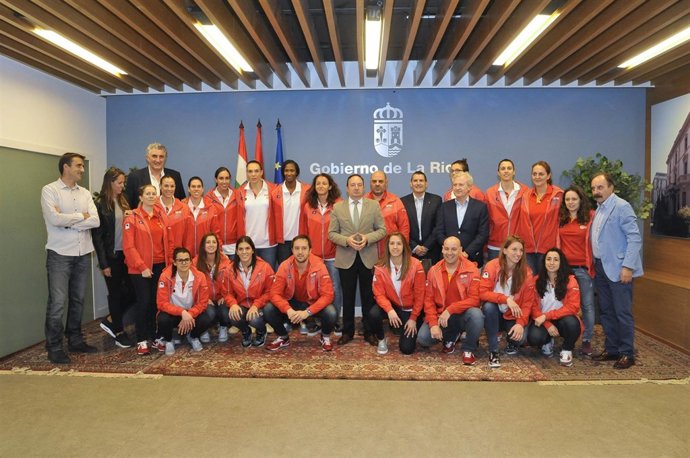 Sanz recibe a la Selección Española de Baloncesto