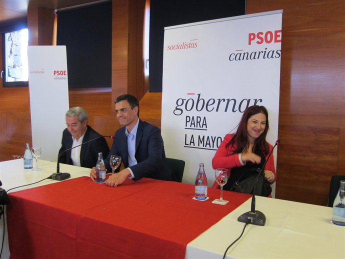 Pedro Sánchez junto a Abreu y Hernández 