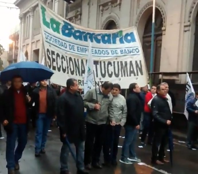 Trabajadores bancarios argentinos en huelga