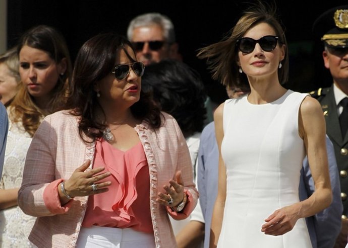 Spain's Queen Letizia listens to Honduras first lady Ana Garcia de Hernandez (L