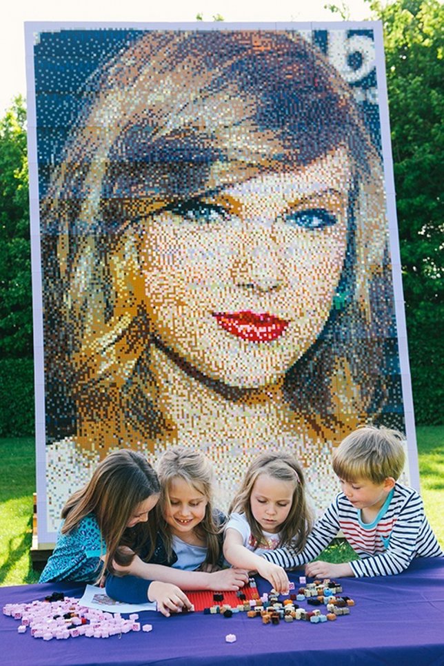 Mosaico de Lego de Taylor Swift