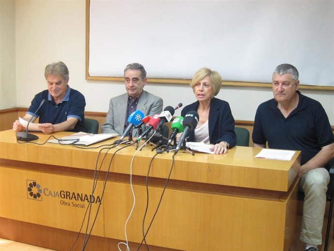 Miembros de la Plataforma durante la presentación