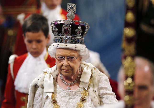 Isabel II pronuncia el discurso de arranque de legislatura en Reino Unido