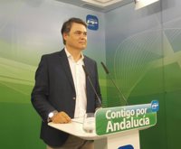 PP-A: Susana Díaz "mercadea" alcaldías con Podemos para su investidura