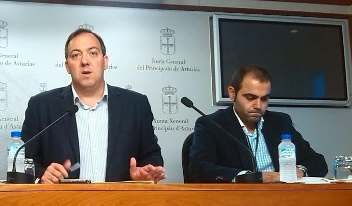 Alejandro Vega (PSOE) y Manuel Prieto, de UPTA Asturias