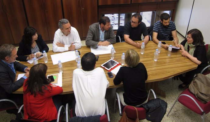 Reunión entre representantes de PSOE, Valladolid Toma la Palabra y Sí se Puede