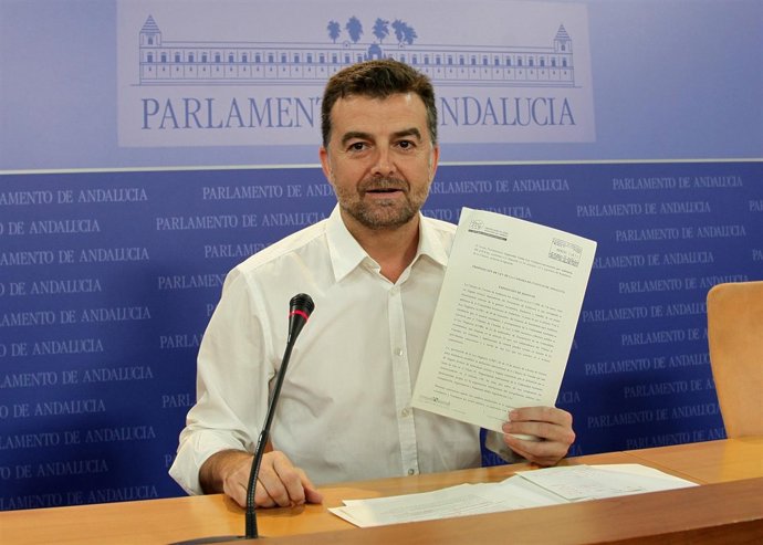 Maíllo durante la presentación de la Proposición de Ley de la Cámara de Cuentas