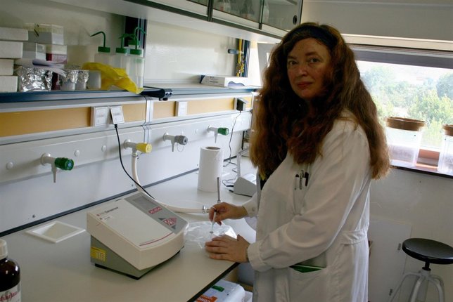 Elena González, catedrática de la UR