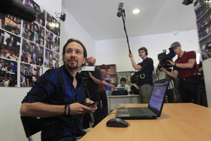 Pablo Iglesias responde a los ciudadanos a través de Facebook