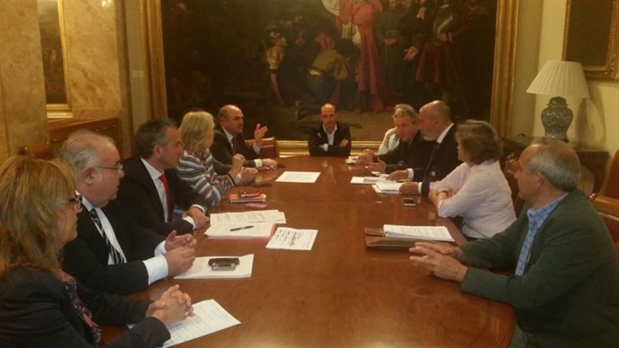 Reunión en el Senado