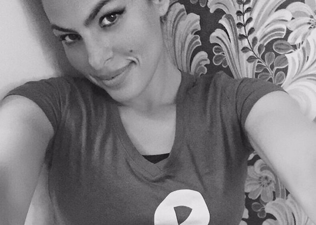 Eva Mendes selfie solidario contra el cáncer en Instagram