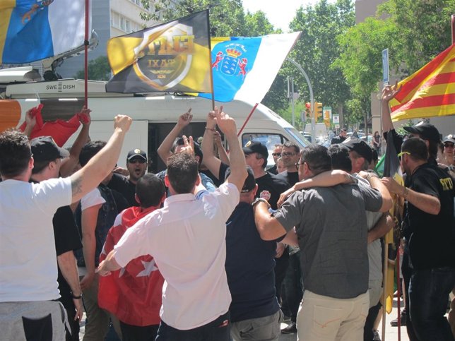 Concentración de taxistas por el juicio contra Uber por supuesta competencia