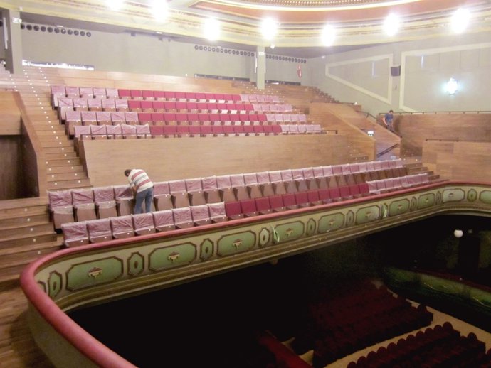 Gradas del Teatro el Cerezo en Carmona