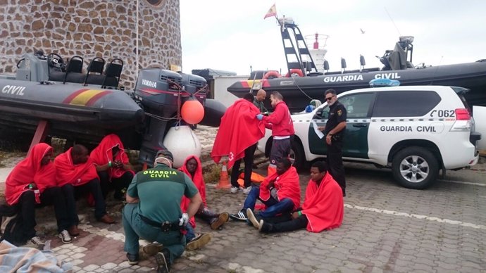Inmigrantes rescatados en Ceuta