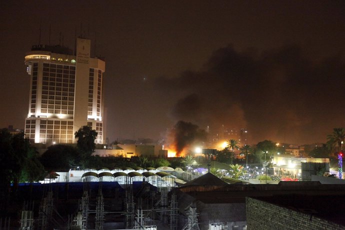 Bombardean dos hoteles de lujo en Bagdad por la explosión de dos coches