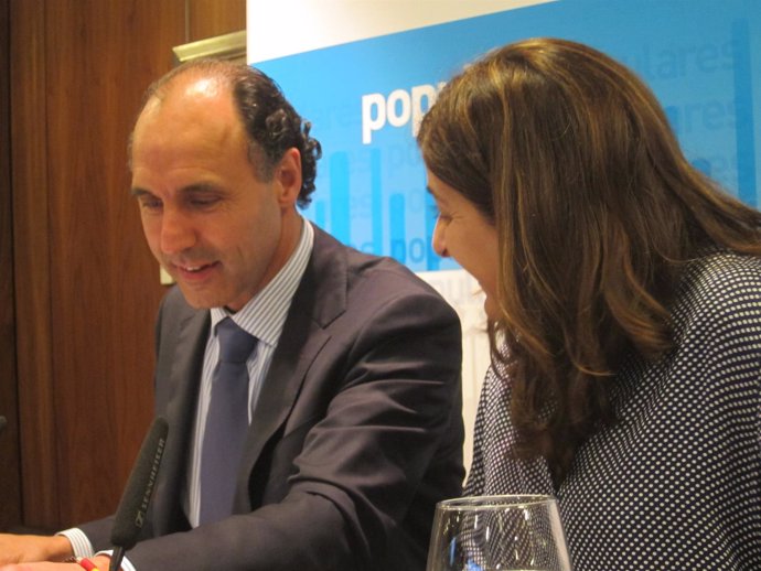 Ignacio Diego y María José Sáenz de Buruaga en la Junta Directiva del PP