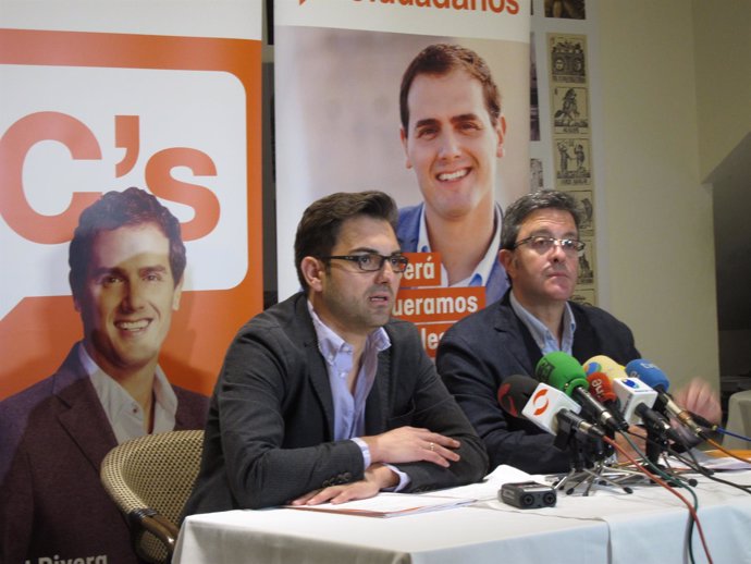Diego Ubis y Julián San Martín, en la rueda de prensa