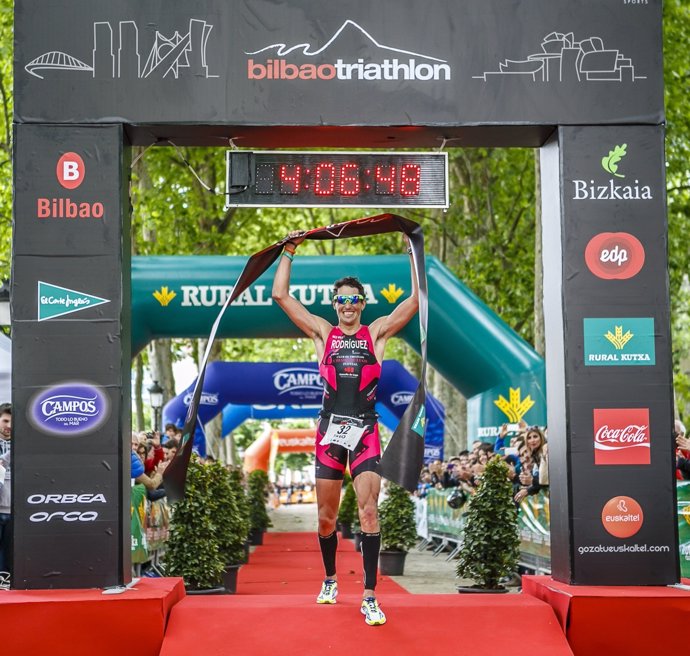 Gustavo Rodríguez gana el Triatlón de Bilbao