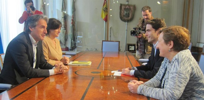 Iñigo de la Serna se reúne con Pedro Casares