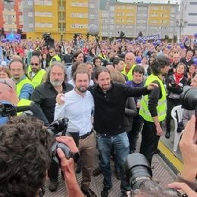  Emilio León Y Pablo Iglesias En Un Mitin Electoral De Podemos En Oviedo.